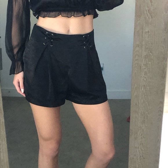 Shorts - Picture 2 of 5